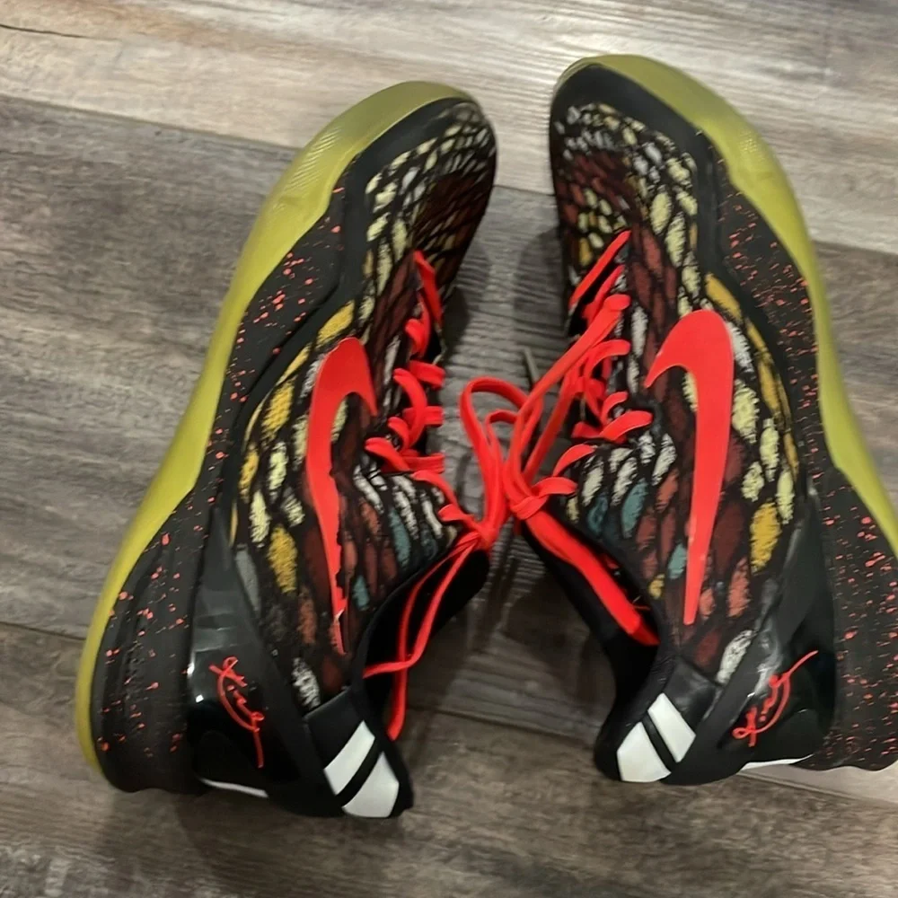 Nike Kobe Christmas sneakers size 7